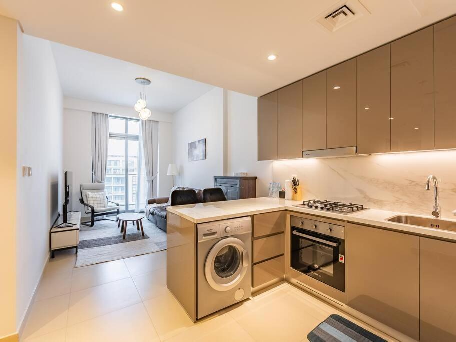 Apartment Luxury Meydan Escape With Views Dubai