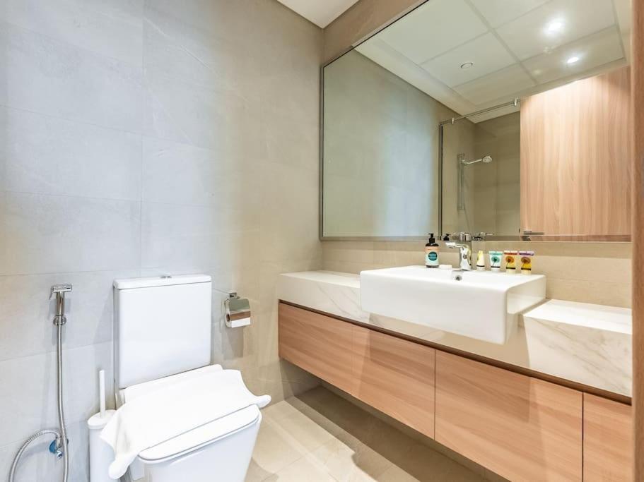 Luxury Meydan Escape With Views Apartment